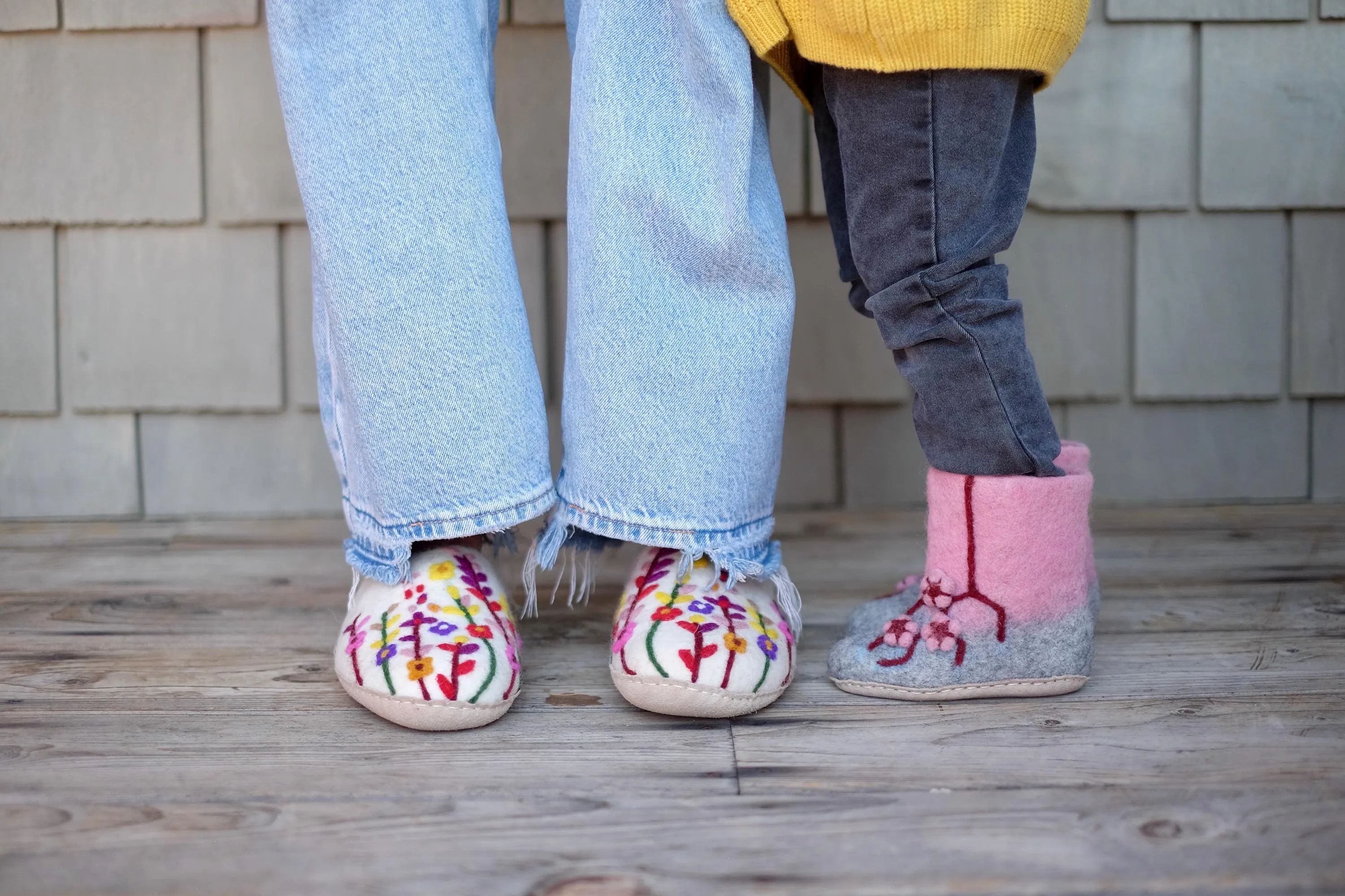 Adorable Pink Cherry Blossom Slippers for Kids – Cozy and Cute Cherry Blossom Footwear for Little Ones – Perfect for Playtime and Bedtime