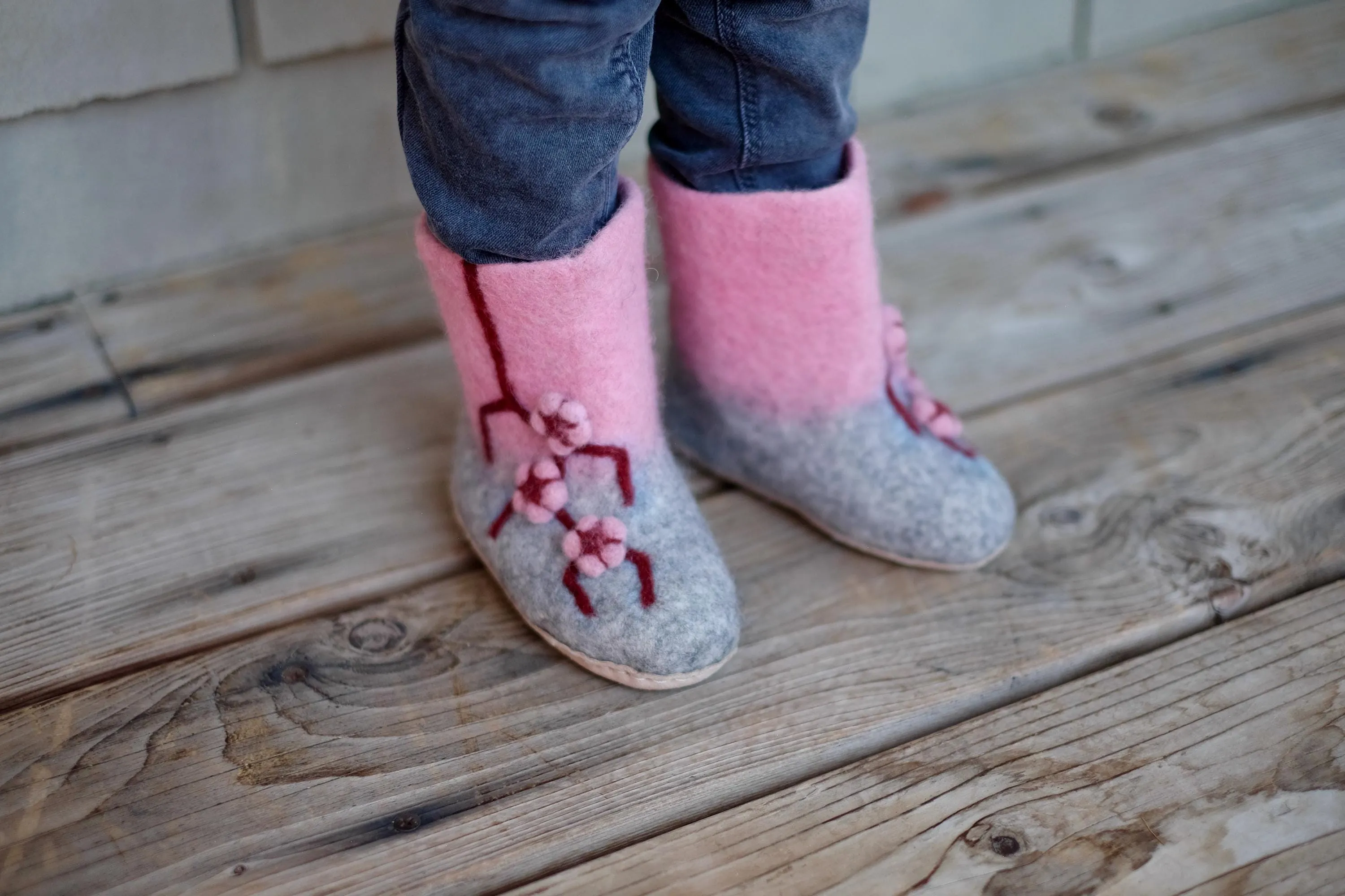 Adorable Pink Cherry Blossom Slippers for Kids – Cozy and Cute Cherry Blossom Footwear for Little Ones – Perfect for Playtime and Bedtime