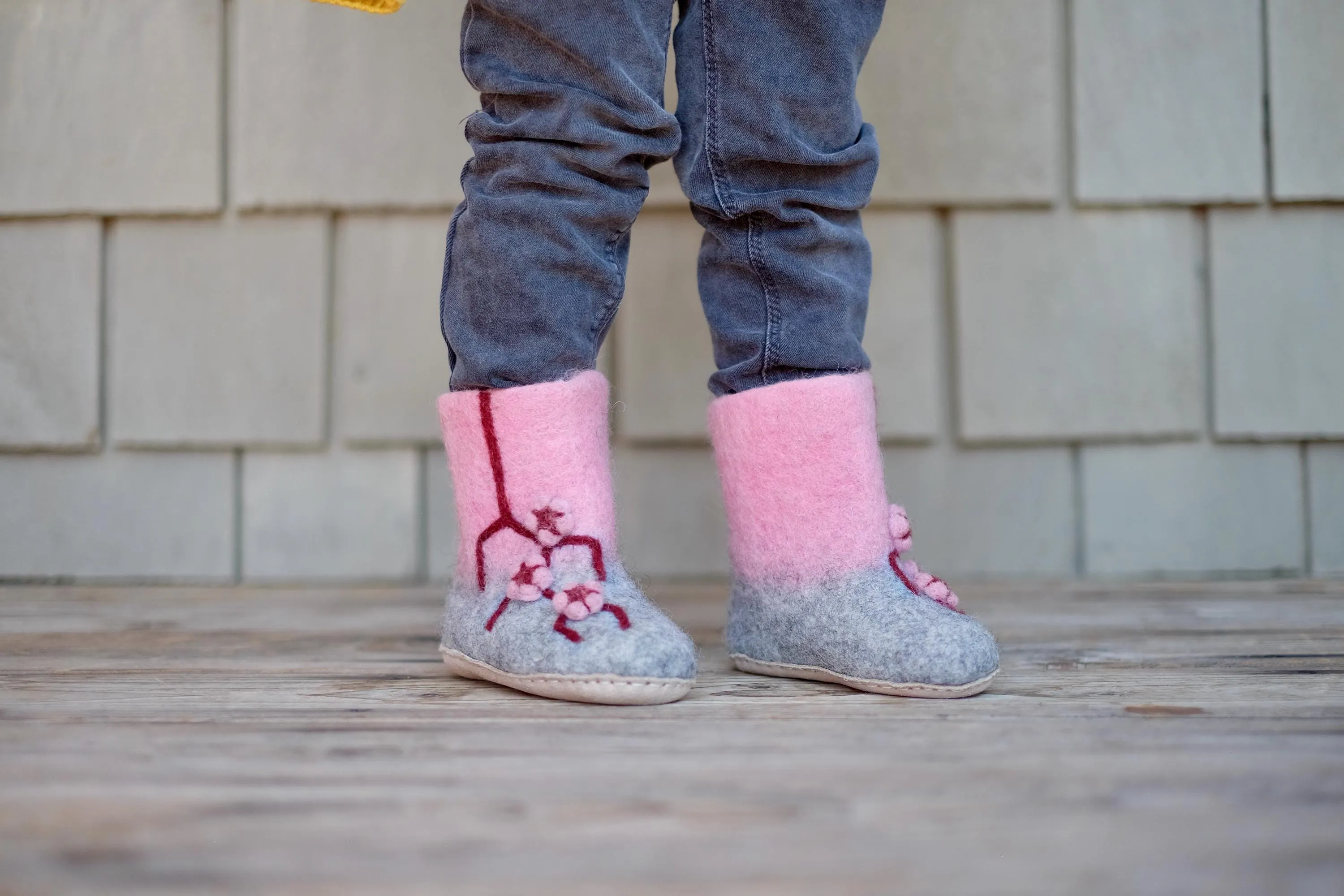 Adorable Pink Cherry Blossom Slippers for Kids – Cozy and Cute Cherry Blossom Footwear for Little Ones – Perfect for Playtime and Bedtime