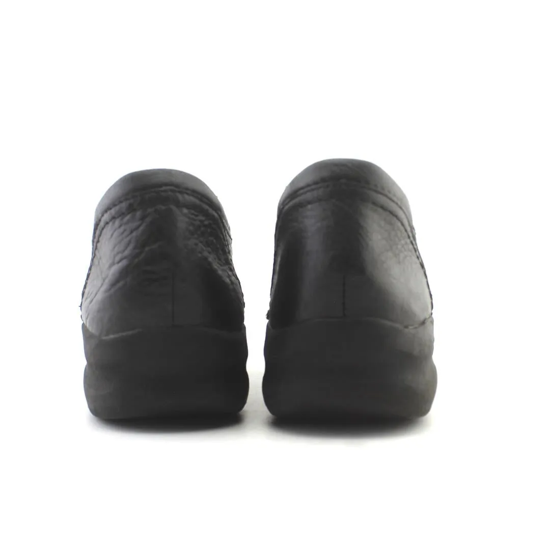 CLARKS IN MOTION