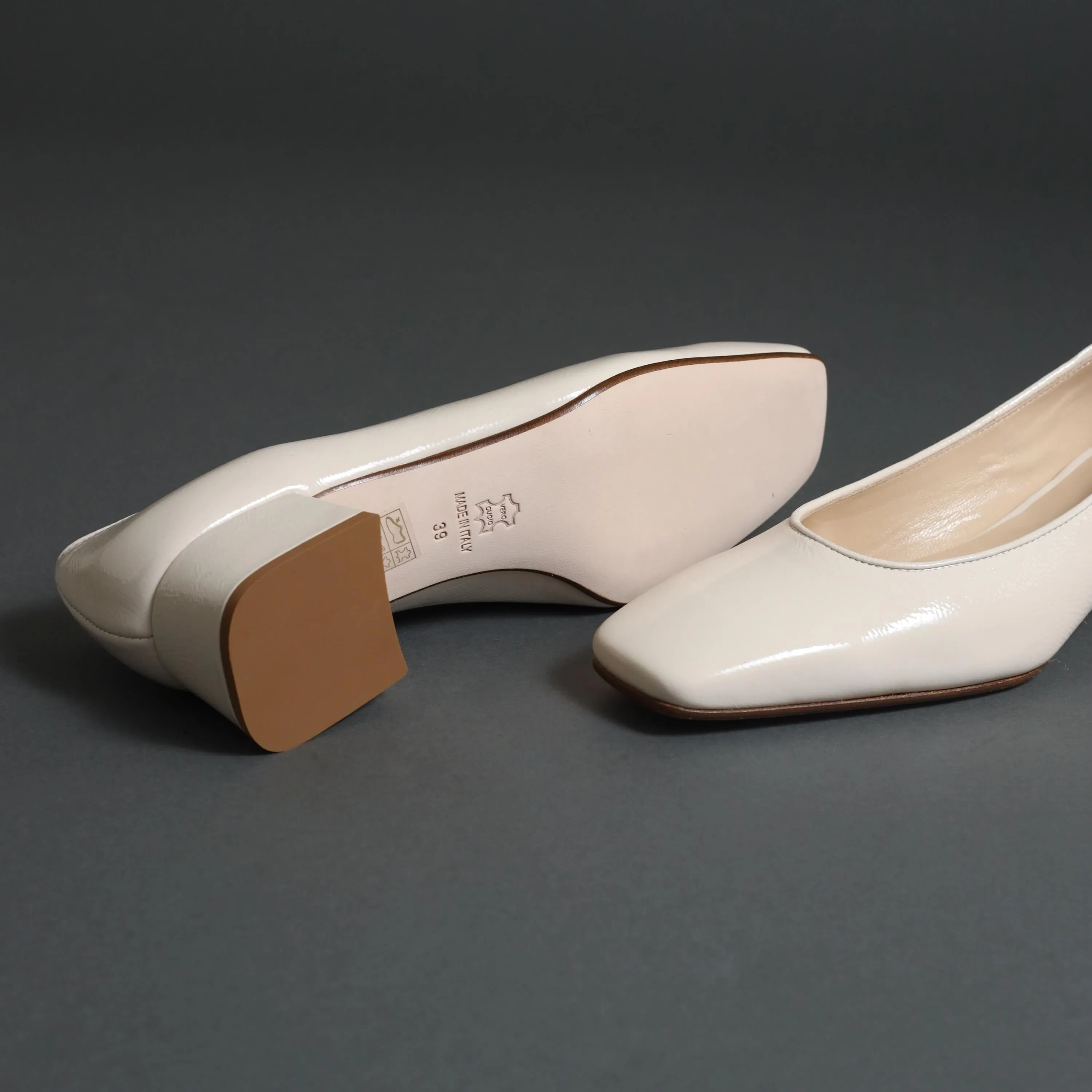 Conflict For Interest 403 Beige