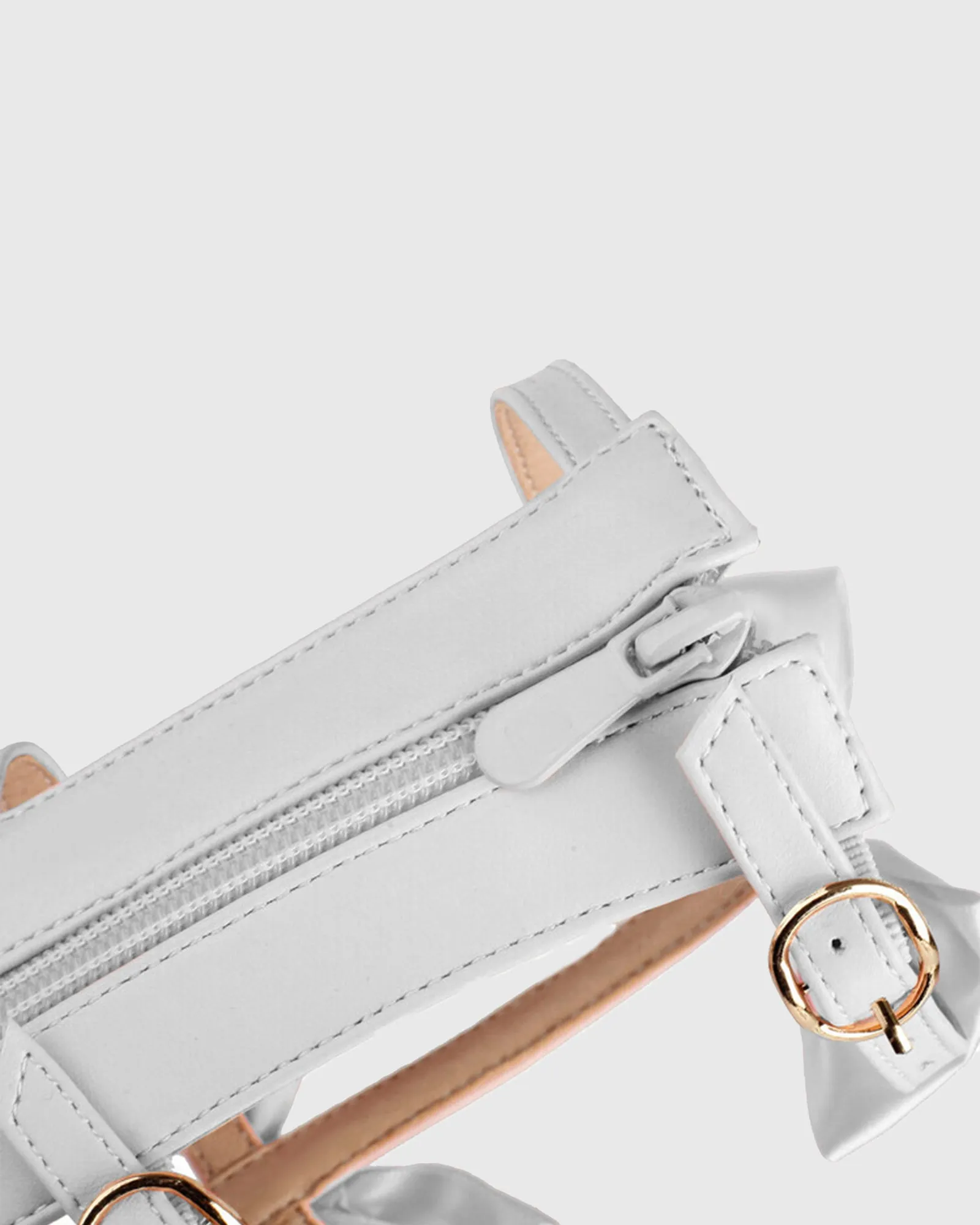 Mariasole Bow Embellished Strap Sandals In White