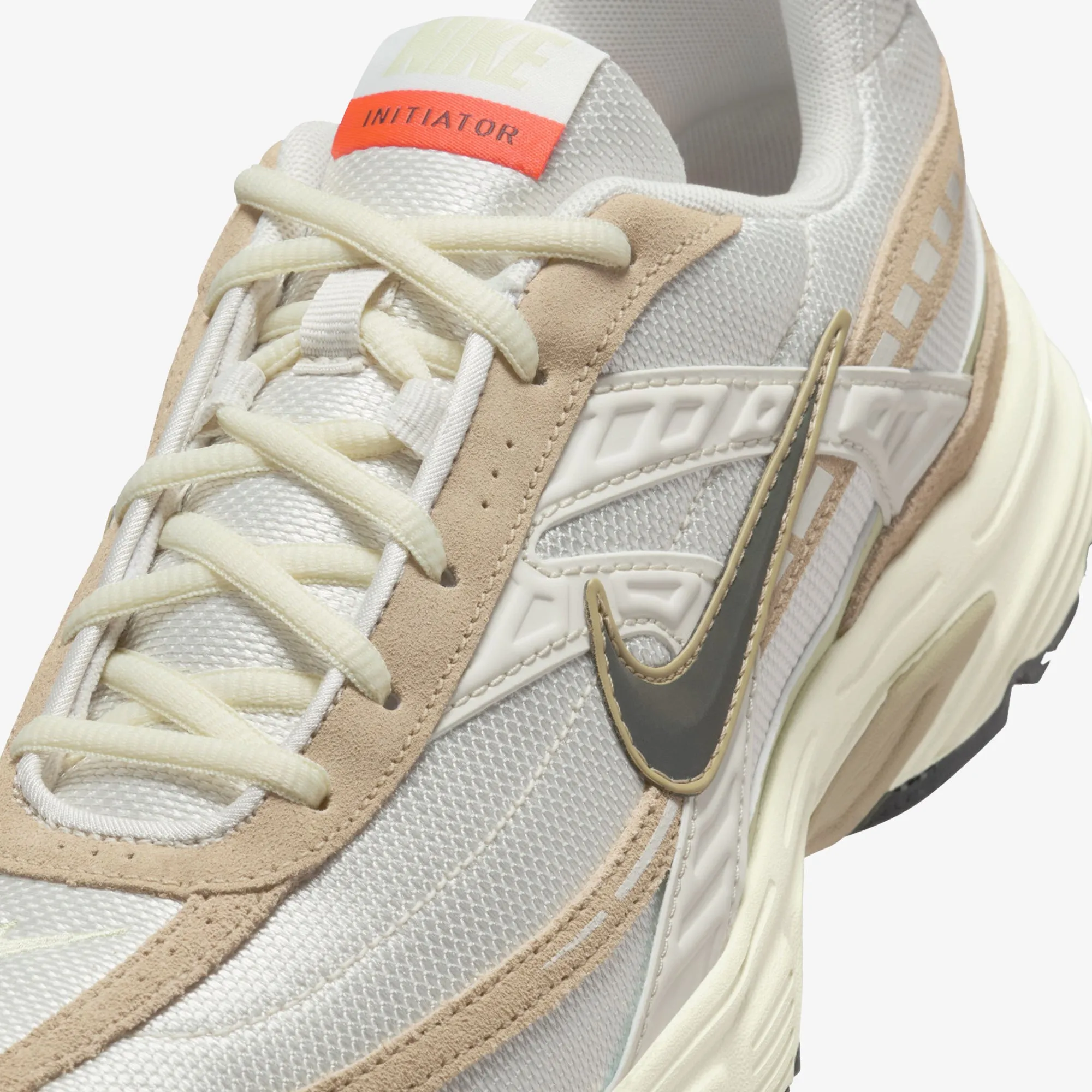 NIKE | INTIATOR { LIGHT BONE/CARGO KHAKI-LIMESTONE