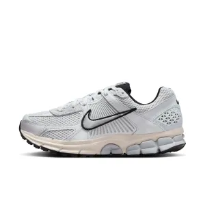 Nike - W Zoom Vomero 5 ~ Chrome/Platinum